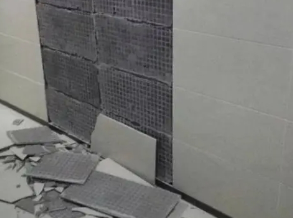 二七区瓷砖空鼓维修公司分享下二七区墙砖松动维修的知识
